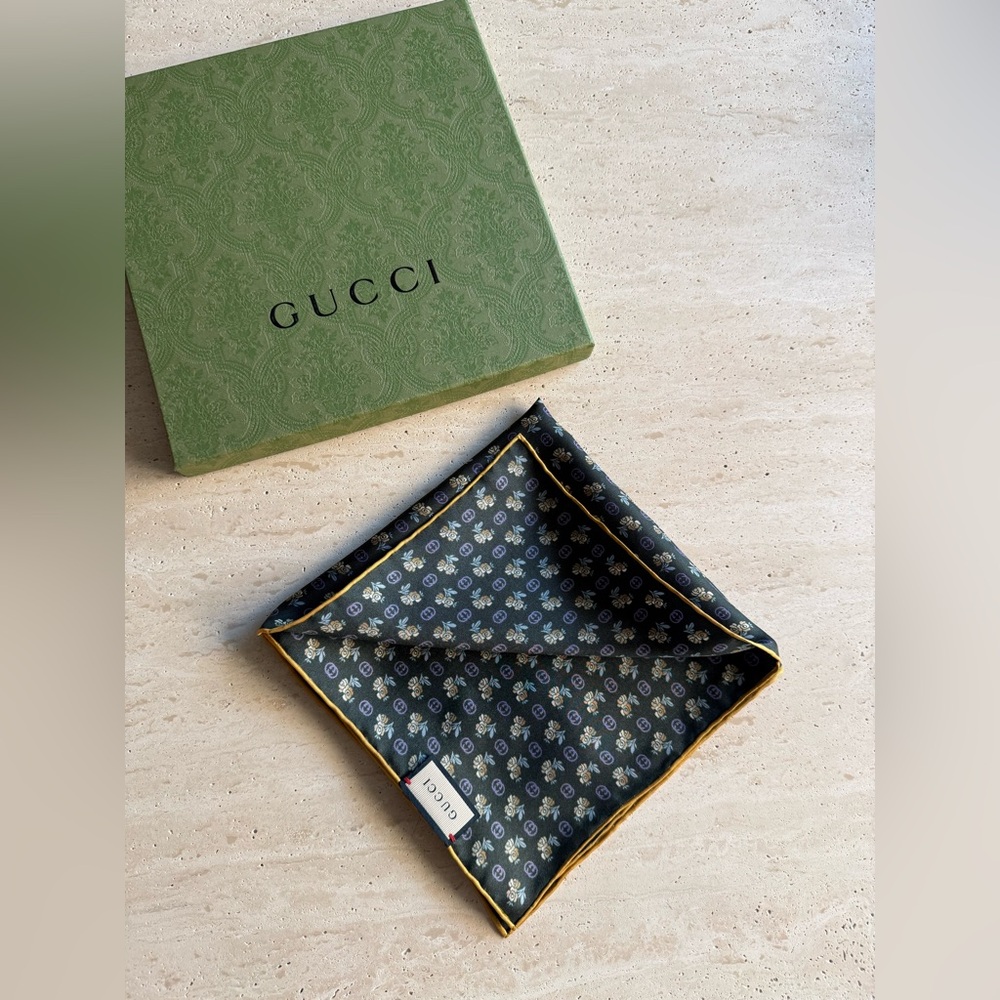 NWT GUCCI GG LOGO & ROSE SQUARE SILK GREEN SCARF💚💝 - Picture 6 of 12